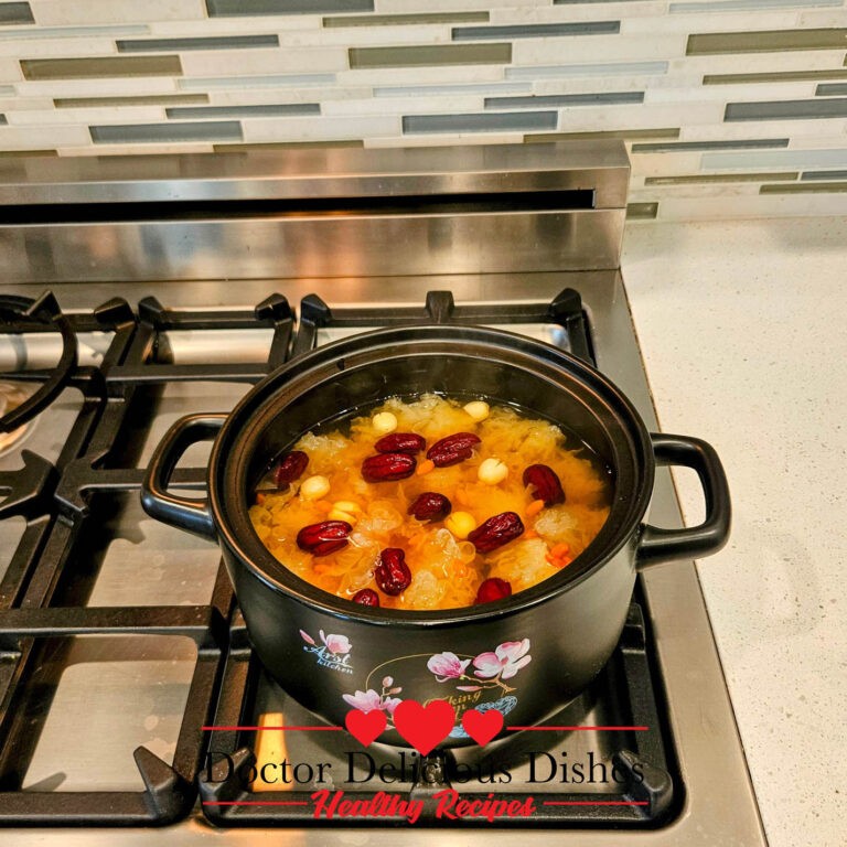 Jujube, Lotus Seed, Goji Berry, Tremella Mushroom Soup/Dessert.