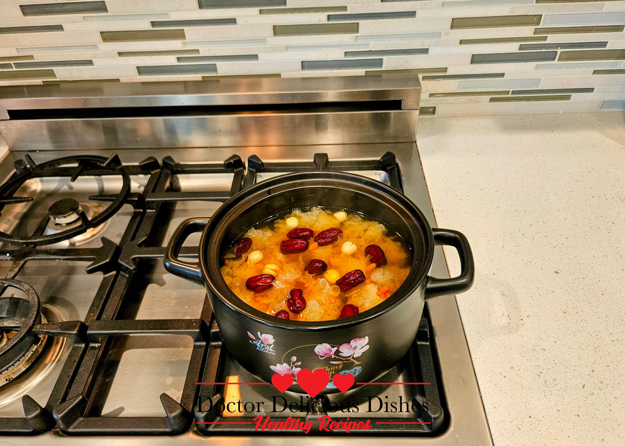 Jujube, Lotus Seed, Goji Berry, Tremella Mushroom Soup/Dessert.